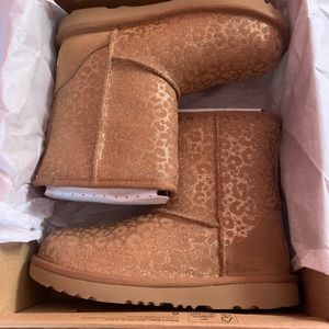 Ugg- chestnut